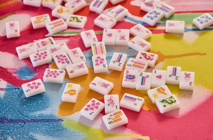 Pop Divas - Bright White